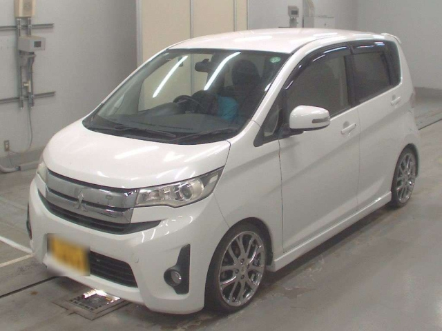 MITSUBISHI EK CUSTOM 2013