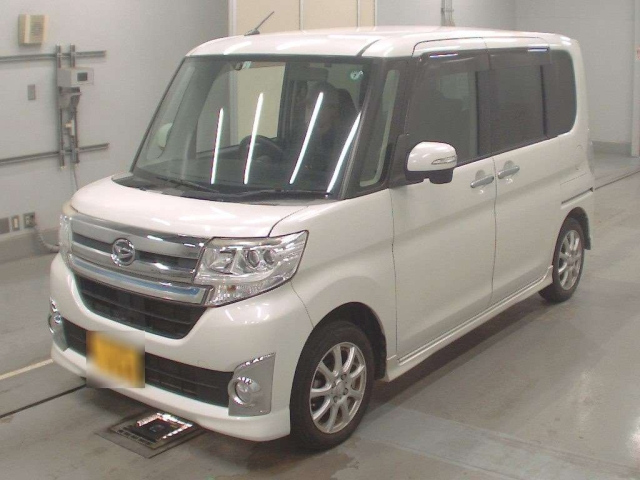 DAIHATSU TANTO 2015