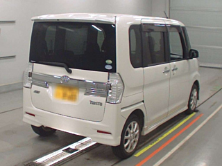 DAIHATSU TANTO 2015