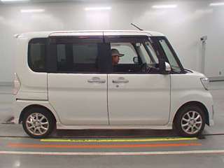 DAIHATSU TANTO 2015