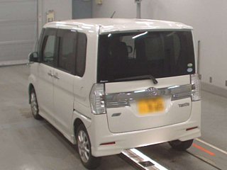 DAIHATSU TANTO 2015