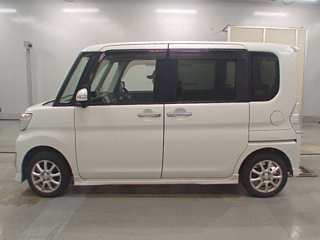 DAIHATSU TANTO 2015