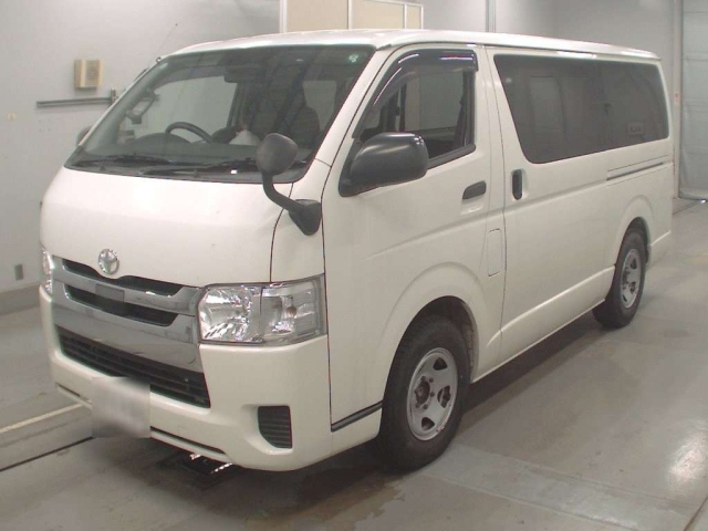 TOYOTA HIACE VAN