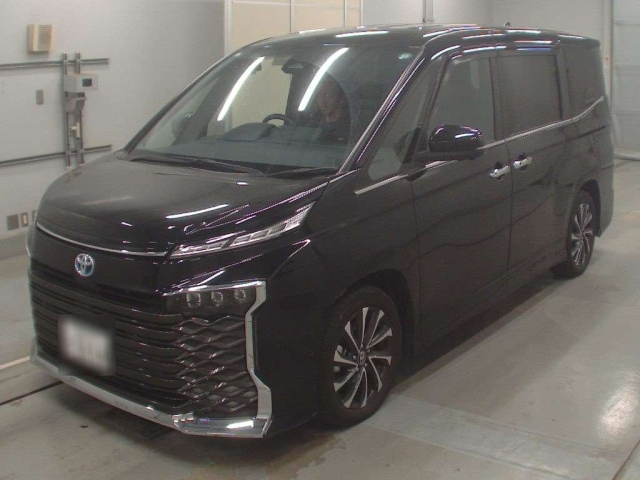 TOYOTA VOXY 2023