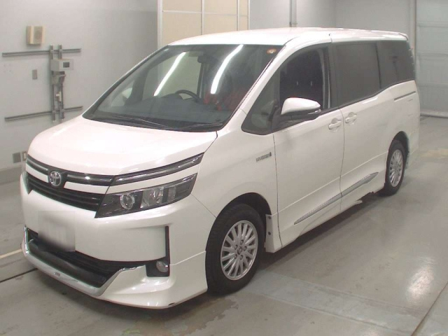 TOYOTA VOXY 2014