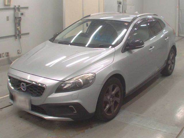 VOLVO V40 2014