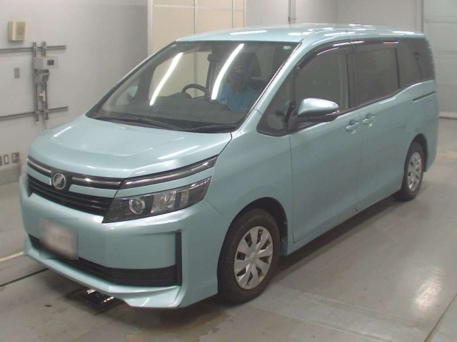 TOYOTA VOXY 2015