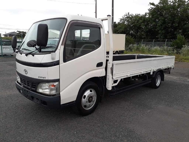 TOYOTA DYNA