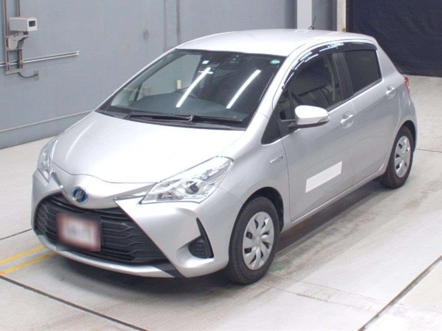 TOYOTA VITZ 2020