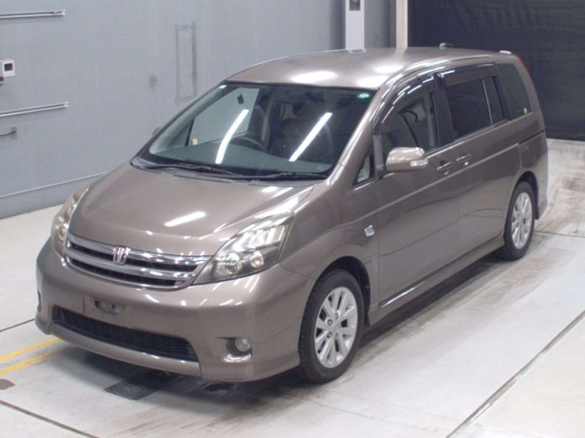 TOYOTA ISIS 2011