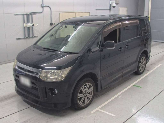 MITSUBISHI DELICA D5 2008