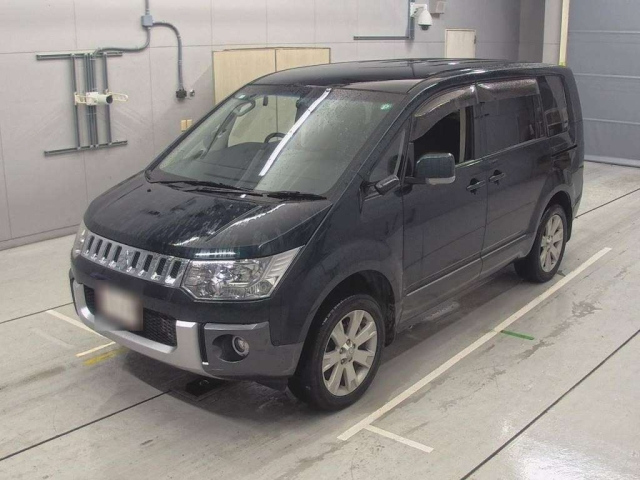 MITSUBISHI DELICA D5 2016