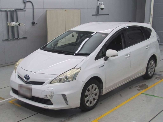 TOYOTA PRIUS ALPHA 2012