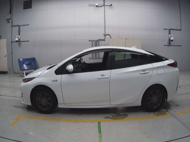 TOYOTA PRIUS PHV 2022