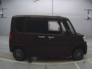 DAIHATSU TANTO 2015