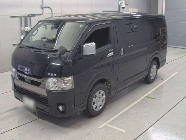 TOYOTA HIACE VAN