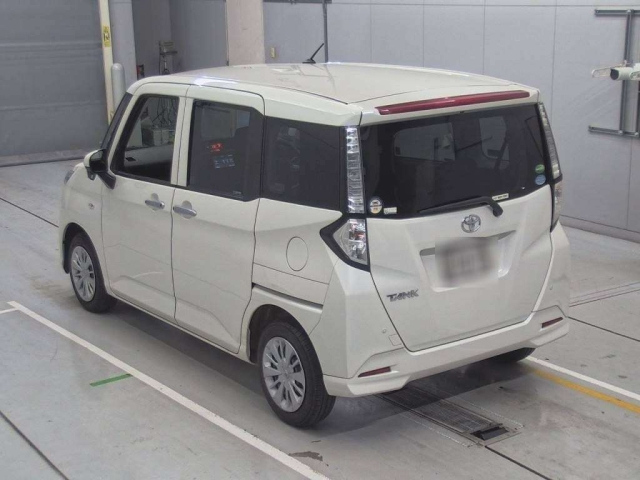 TOYOTA TANK 2018
