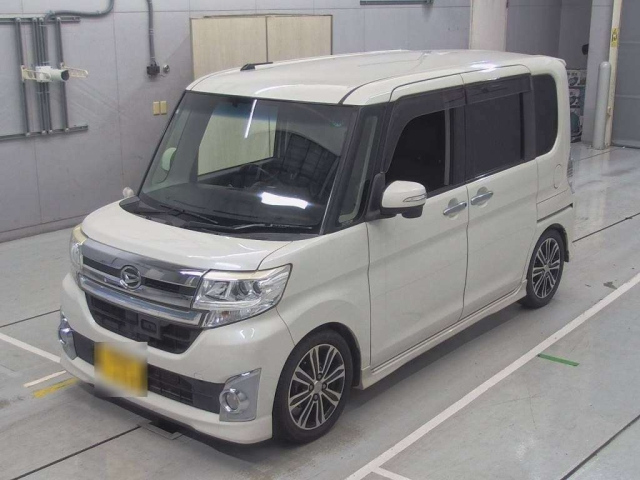 DAIHATSU TANTO 2015