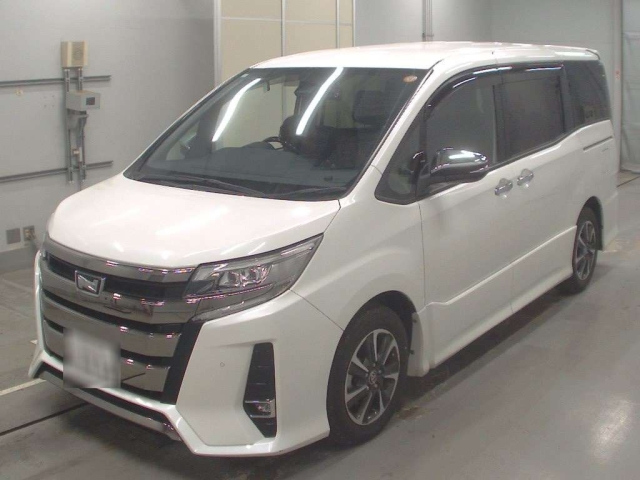 TOYOTA NOAH 2021