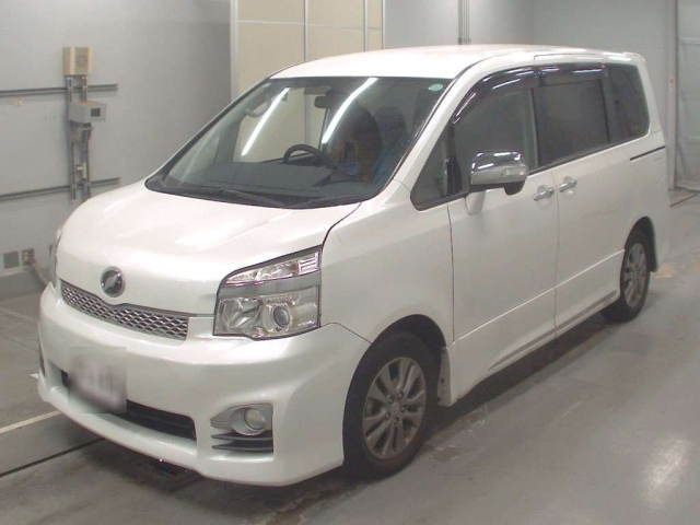 TOYOTA VOXY 2014
