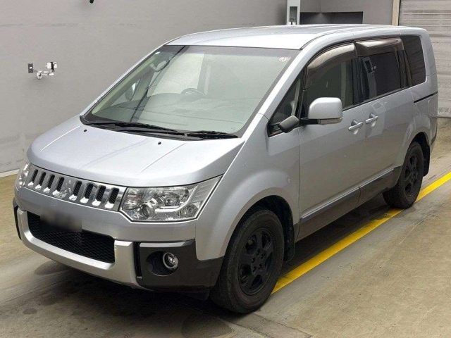 MITSUBISHI DELICA D5