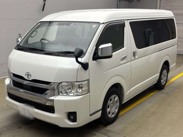 TOYOTA HIACE 2022