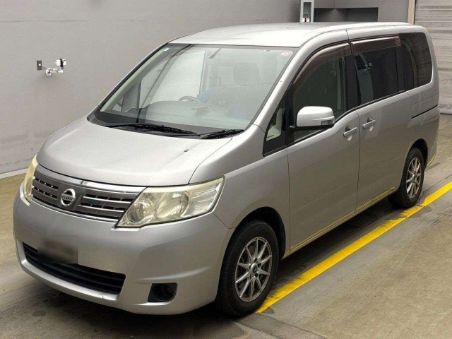 NISSAN SERENA 2010