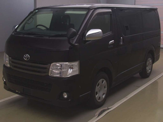 TOYOTA HIACE VAN 2013