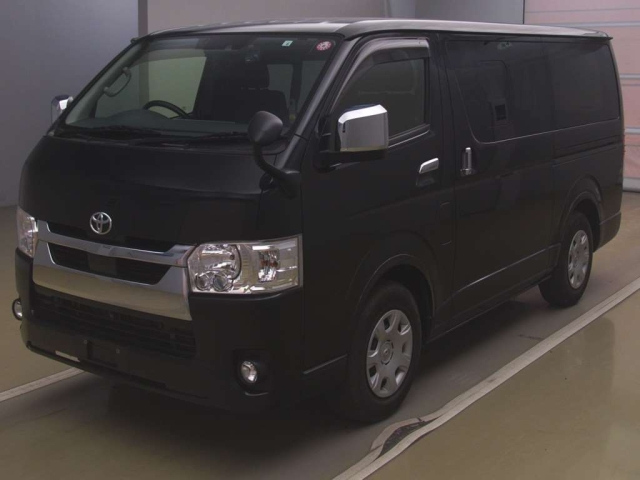 TOYOTA HIACE VAN 2020