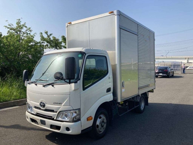 TOYOTA DYNA 2020