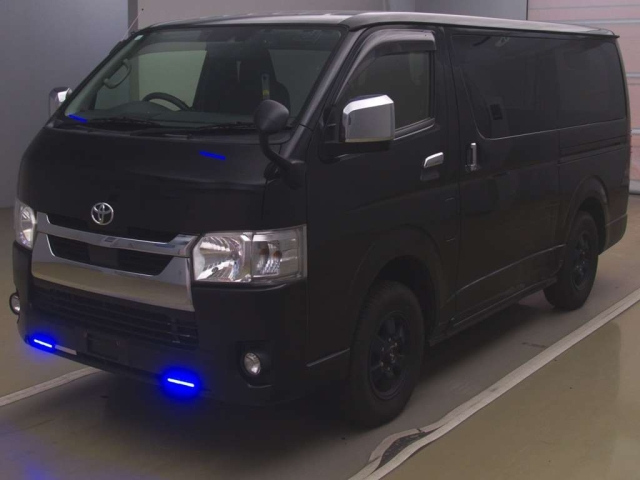 TOYOTA HIACE VAN 2020