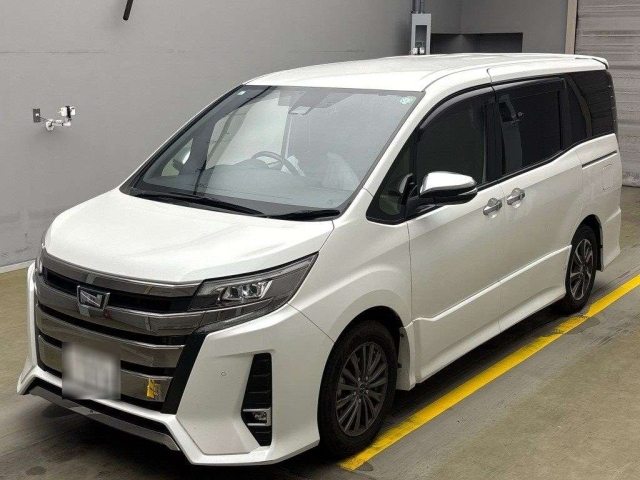 TOYOTA NOAH 2021