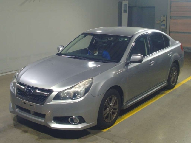 SUBARU LEGACY B4 2013