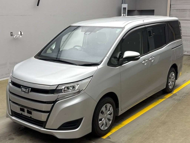 TOYOTA NOAH 2020