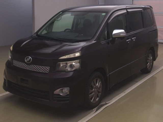 TOYOTA VOXY 2011