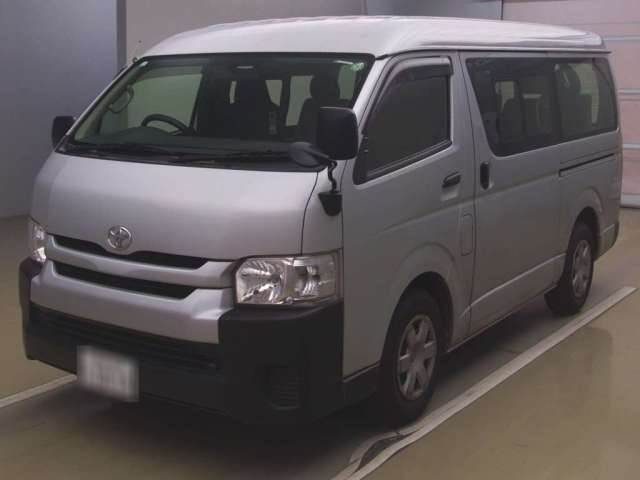 TOYOTA HIACE 2017
