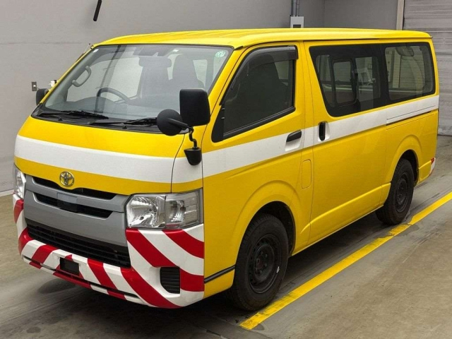 TOYOTA REGIUS ACE VAN