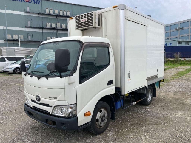 TOYOTA DYNA 2020