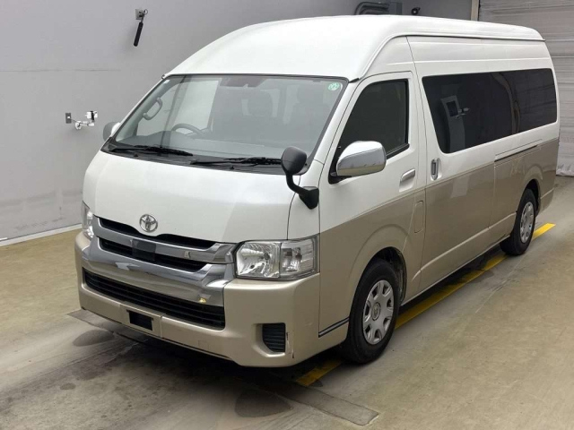 TOYOTA HIACE 2019