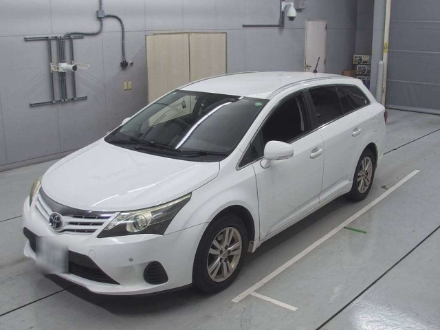 TOYOTA AVENSIS WAGON 2013