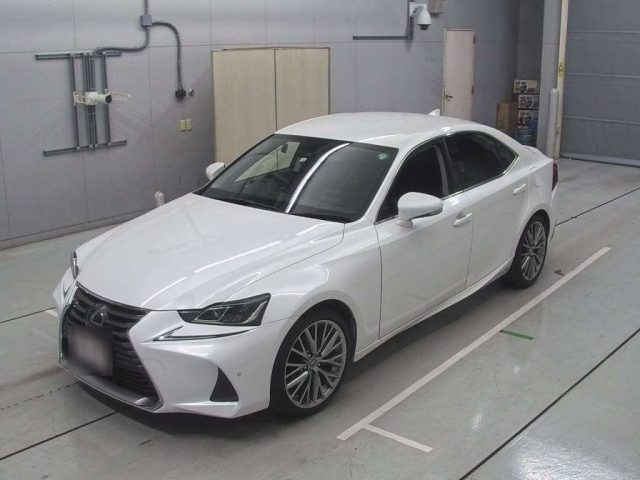 LEXUS IS 2018