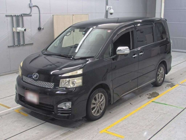 TOYOTA VOXY 2012