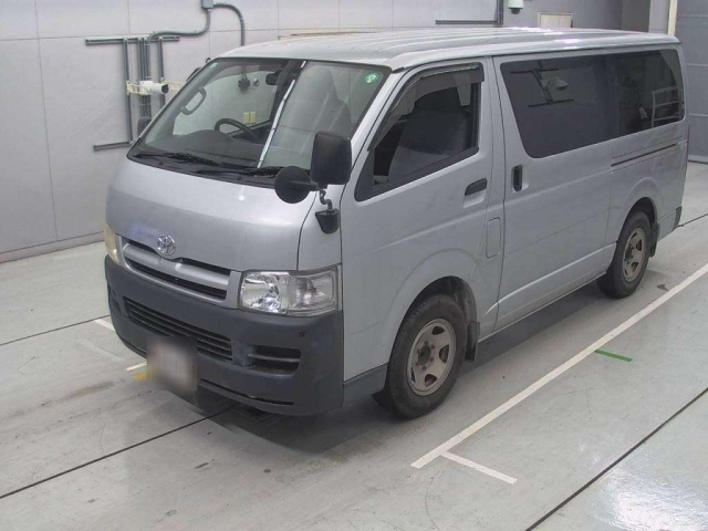 TOYOTA HIACE VAN 2005