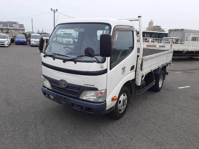 TOYOTA DYNA 2010