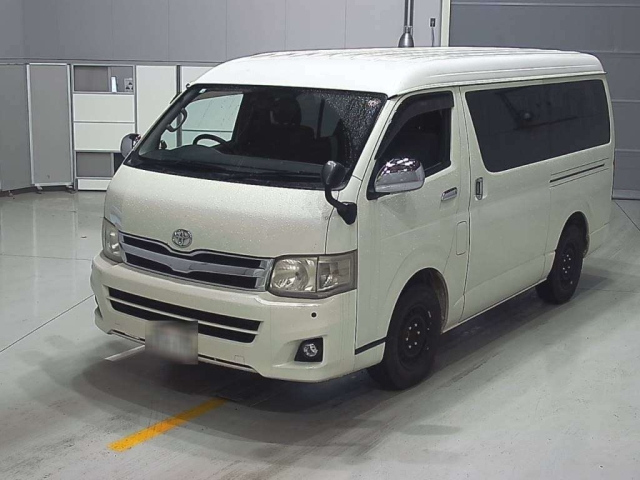 TOYOTA HIACE 2012