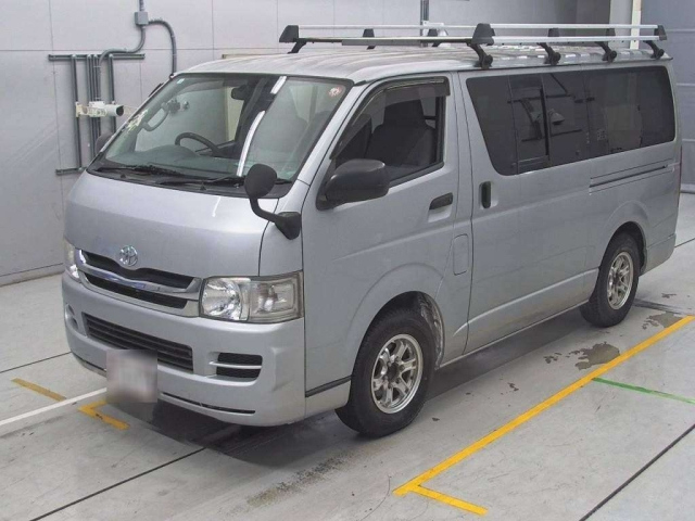 TOYOTA HIACE VAN 2009