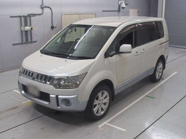 MITSUBISHI DELICA D5