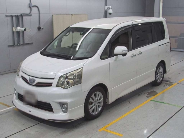 TOYOTA NOAH 2012