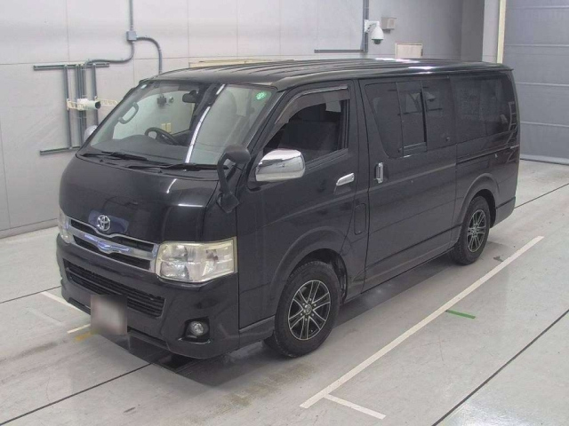 TOYOTA HIACE VAN 2011