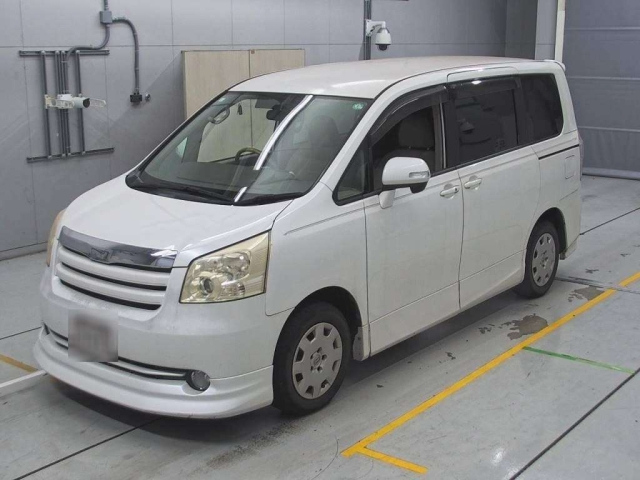 TOYOTA NOAH 2007